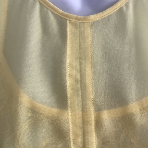 CHIC by Jacob Yellow Flowy Tank Lace Blouse Set - Picture 8 of 16